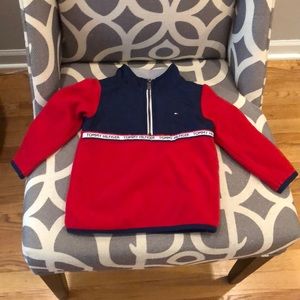 👗Tommy Hilfiger 18 month zip up pullover fleece.